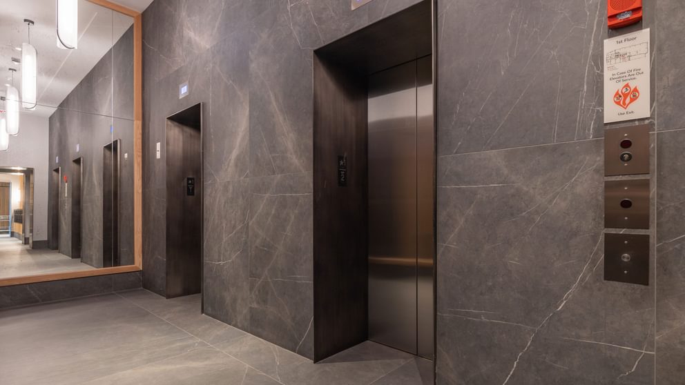 920 N Wells Elevators