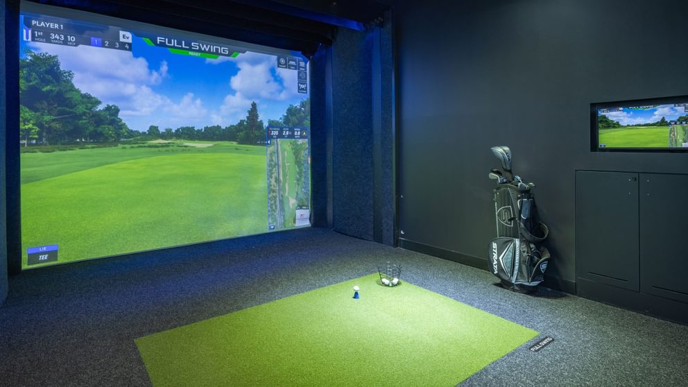 920 N Wells Golf Sim