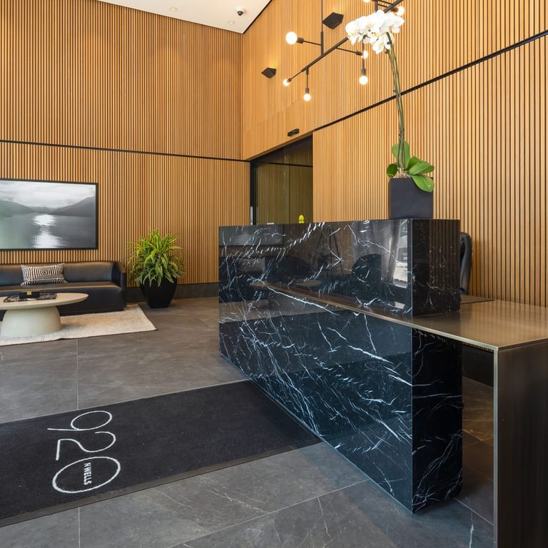 920 N Wells Lobby
