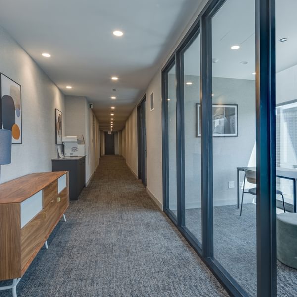 920 N Wells Office Hubs