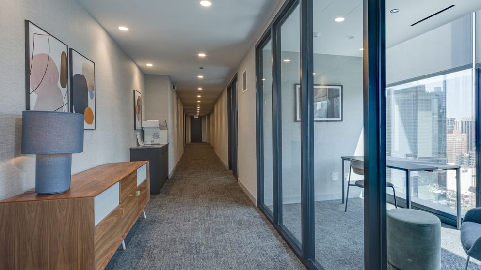 920 N Wells Office Hubs