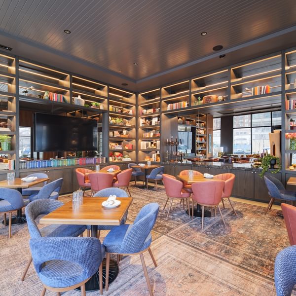 DJs Restaurant | 920 North Wells